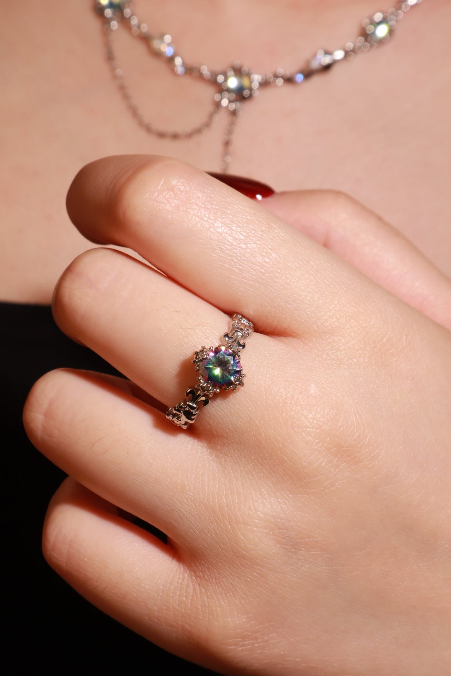 Black Gem Iris Ring
