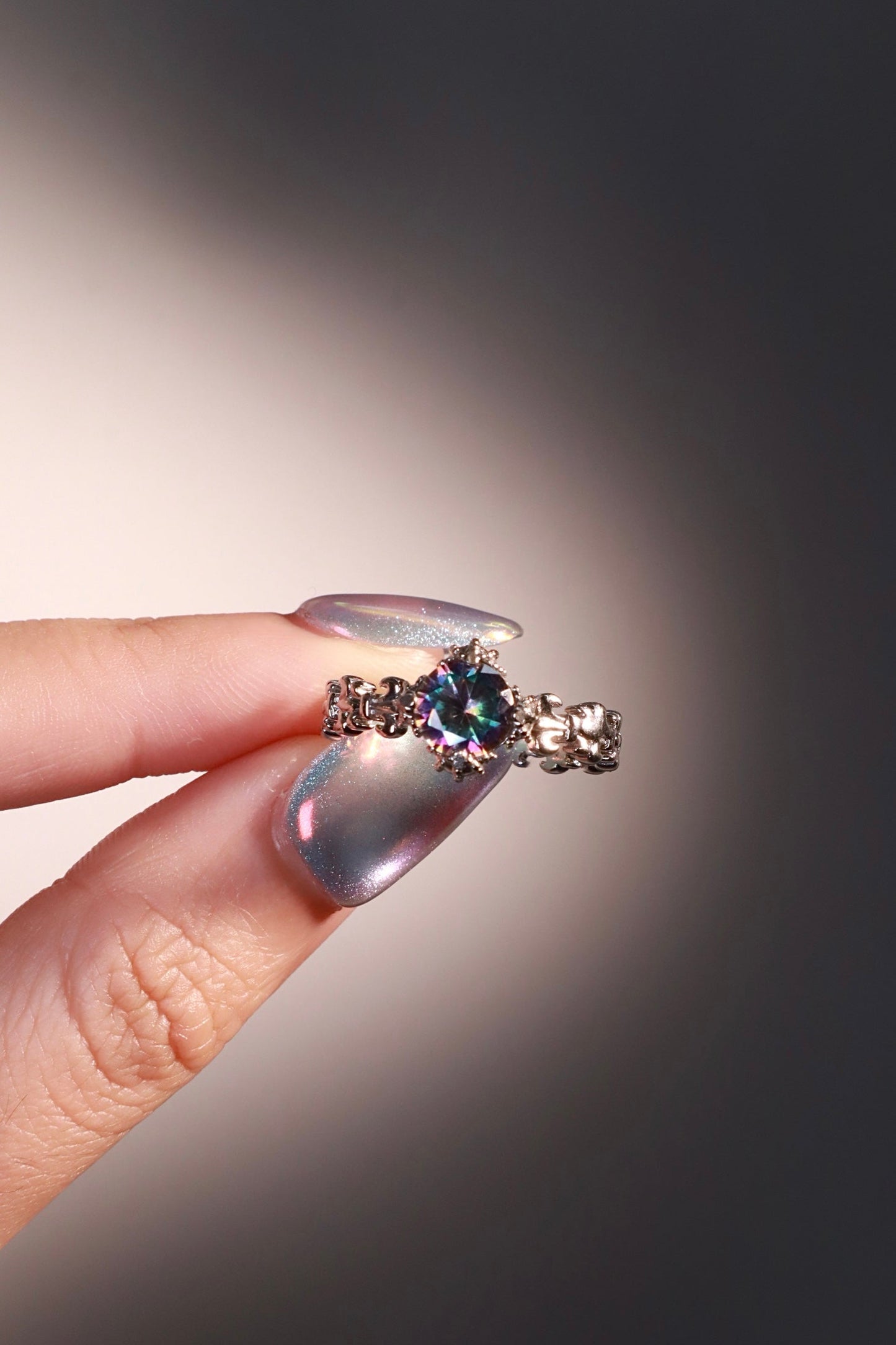 Black Gem Iris Ring